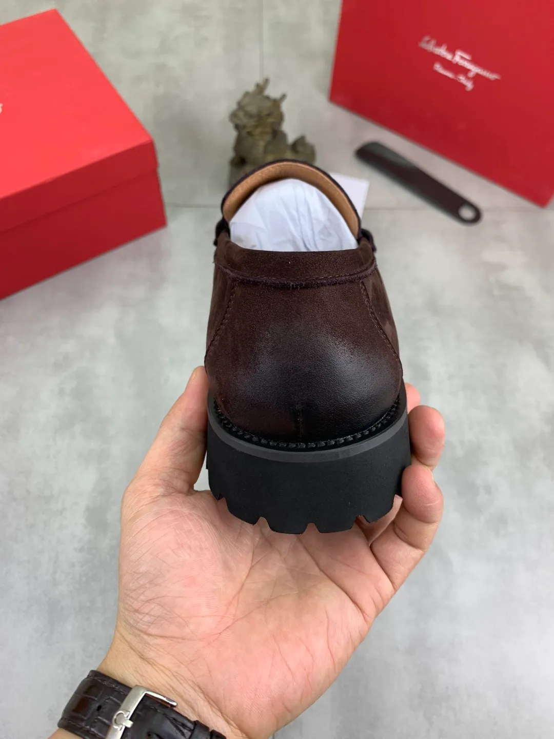 Men's shoes 💰P500 New model [Ferragamo/Ferragamo] Latest model Original imported calfskin, imported pigskin lining + original luxury metal buckle + original rubber outsole Soft and comfortable Size number: 38-44